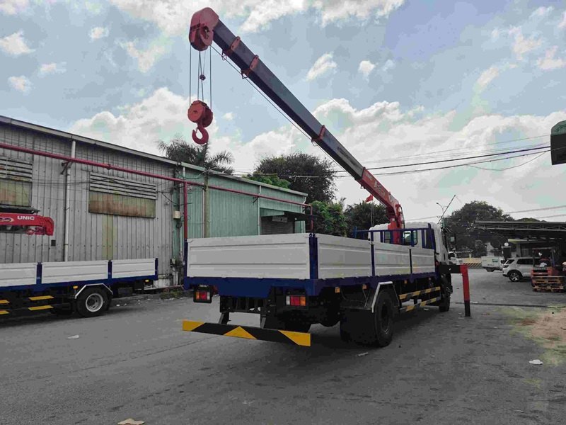 Isuzu FVR900 Gắn Cẩu Unic 5 Tấn 5 Khúc URV555K