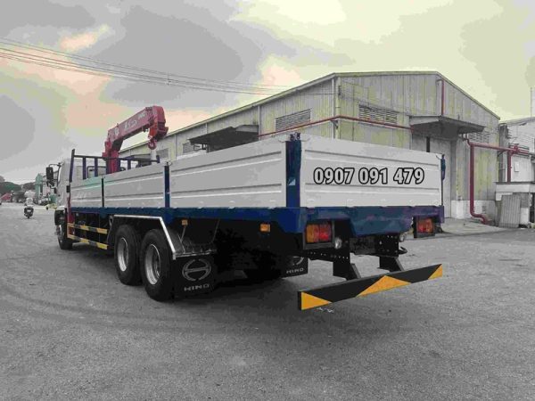 Hino 3 Chân Gắn Cẩu Unic 6 Tấn 5 Khúc URV635