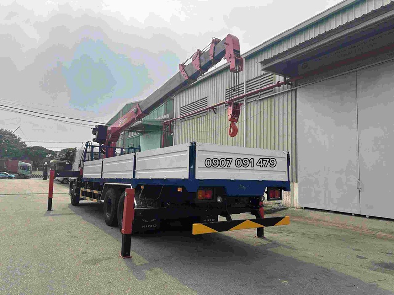 Hino 3 Chân Gắn Cẩu Unic 8 Tấn 5 Khúc URG805