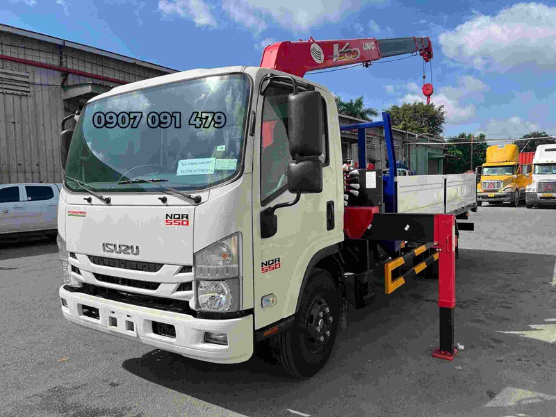 Isuzu 5 Tấn NQR550 Gắn Cẩu Unic 3 Tấn URV374K