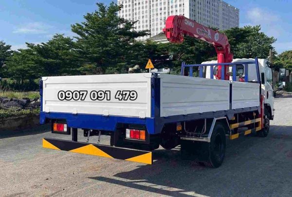 Isuzu NQR550 Gắn Cẩu 3 Tấn 5 Khúc Unic URV375K