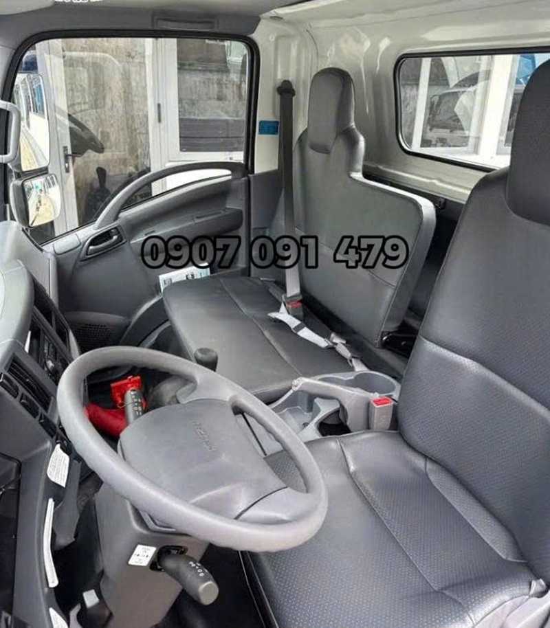Động Cơ Isuzu 5 Tấn NQR550 Gắn Cẩu Unic 3 Tấn URV374K
