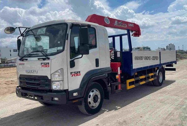 Isuzu FSR700 Gắn Unic 3 Tấn 5 Khúc URV375