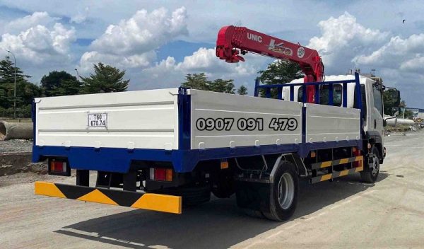 Isuzu FSR700 Gắn Unic 3 Tấn 5 Khúc URV375