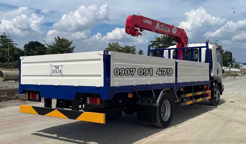 Isuzu FSR700 Gắn Unic 3 Tấn 5 Khúc URV375