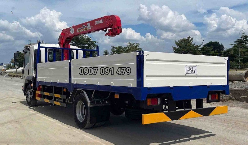 Isuzu FSR700 Gắn Unic 3 Tấn 5 Khúc URV375