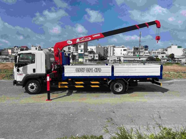 Xe Tải Isuzu FSR700 Gắn Cẩu Unic 3 Tấn 4 Khúc
