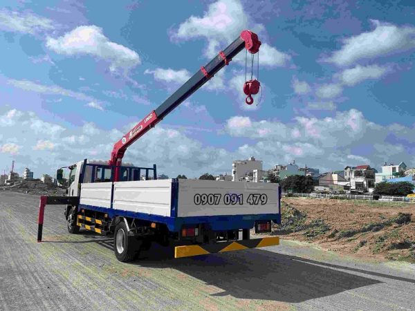 Xe Tải Isuzu FSR700 Gắn Cẩu Unic 3 Tấn 4 Khúc