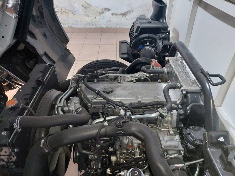 Động Cơ Xe Tải Isuzu FSR700 Gắn Cẩu Unic 3 Tấn 4 Khúc