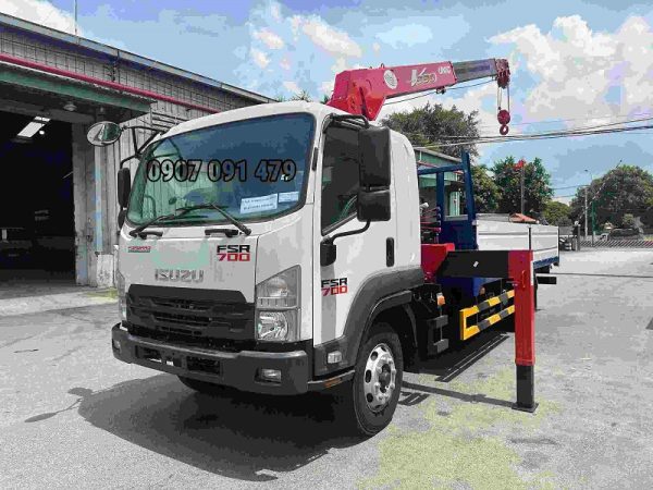Xe Tải Isuzu FSR700 Gắn Cẩu Unic 5 Tấn 4 Khúc