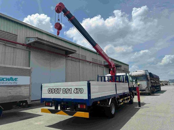 Xe Tải Isuzu FSR700 Gắn Cẩu Unic 5 Tấn 4 Khúc