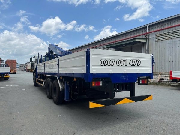 Isuzu 15 Tấn FVM1500 Gắn Cẩu 8 Tấn DongYang SS2037