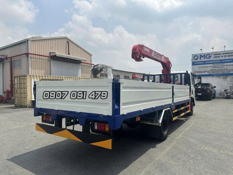 Isuzu NPR350 2 Tấn 5 Gắn Cẩu Unic 3 Tấn 4 khúc