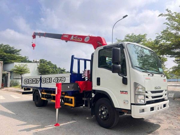 Isuzu 2T5 NPR350 Gắn Cẩu Unic 3 Tấn 4 Khúc