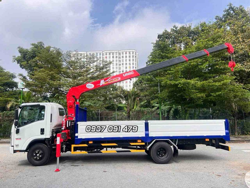 Isuzu 2T5 NPR350 Gắn Cẩu Unic 3 Tấn 4 Khúc