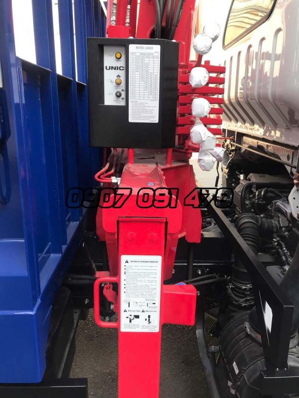 Isuzu NPR350 Gắn Cẩu Unic 3 Tấn 5 Khúc