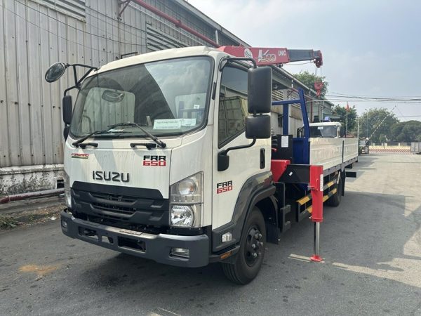 Isuzu FRR650 Gắn Cẩu Unic URV343K 3 Tấn 3 Khúc
