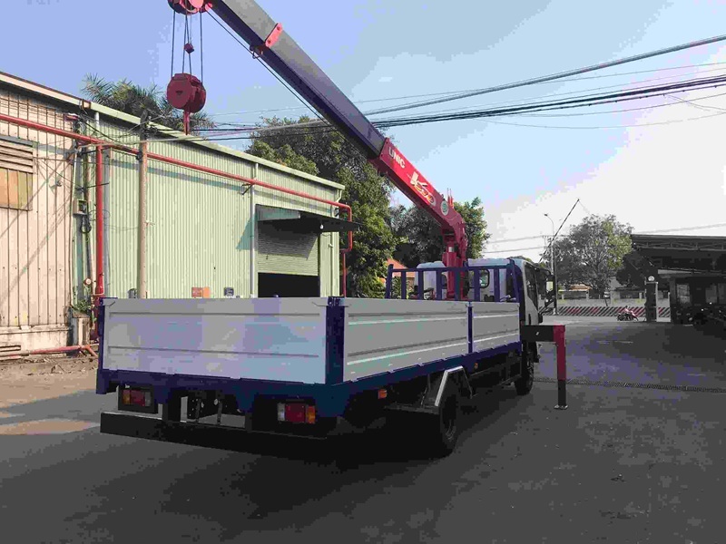 Isuzu FRR650 Gắn Cẩu Unic URV343K 3 Tấn 3 Khúc