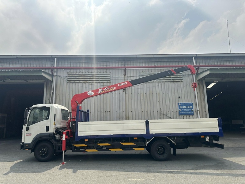 Isuzu FRR650 Gắn Cẩu Unic URV343K 3 Tấn 4 Khúc