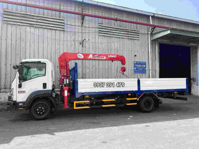 Xe Tải Isuzu FRR650 Gắn Cẩu Unic 3 Tấn 4 Khúc