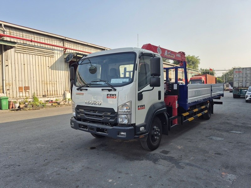 Isuzu FRR650 Gắn Cẩu Unic 3 Tấn 6 Khúc URV376