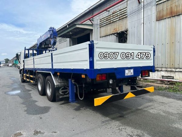 Hino 3 chân gắn cẩu DongYang