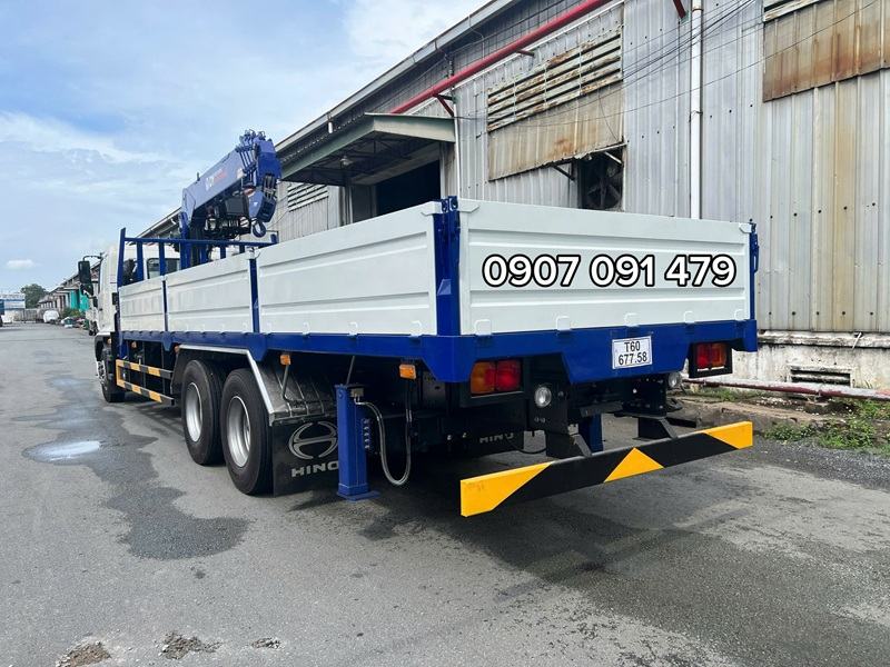 Hino 3 chân gắn cẩu DongYang Hino 3 chân gắn cẩu DongYang