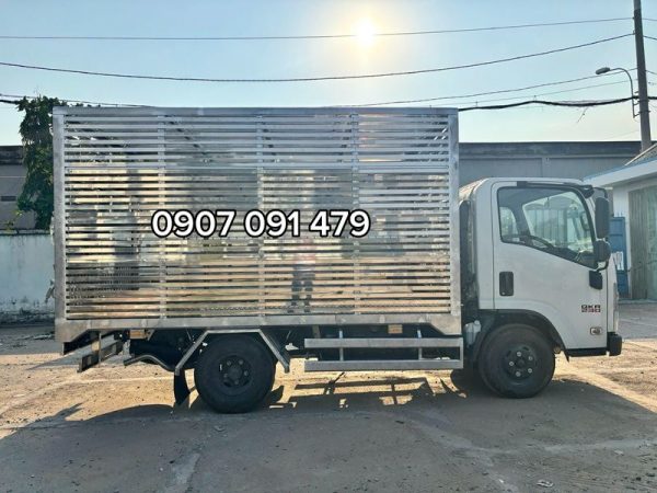 Tổng quan Isuzu QKR230 chở gia cầm