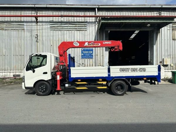 Tổng quan Hino XZU720L Gắn cẩu Unic 375